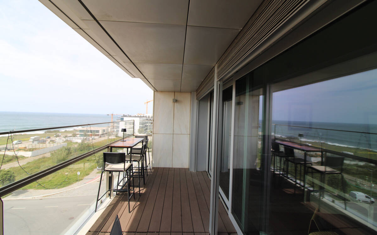 2- Bedroom Furnished Apartment in Canidelo