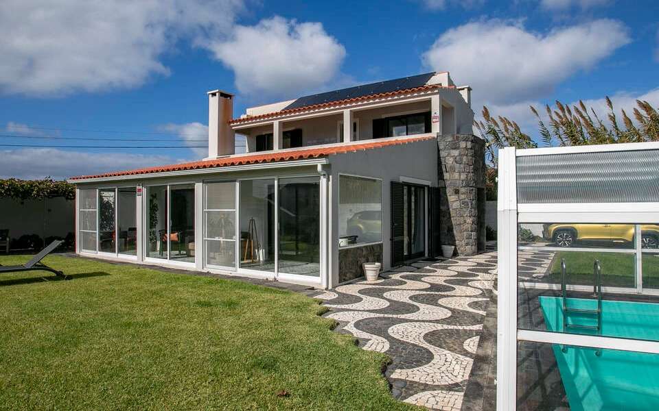 Luxury Villa with Covered Pool & Ocean Views