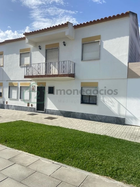 Semi-detached house T4 Duplex in Vila Nova de Santo André
