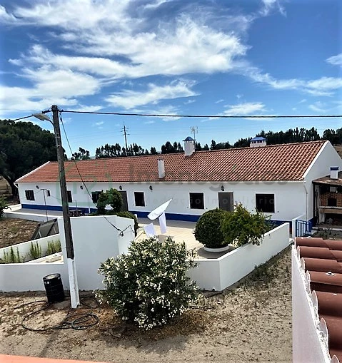 Detached House T7 in Grândola on 8.2-Hectare Estate