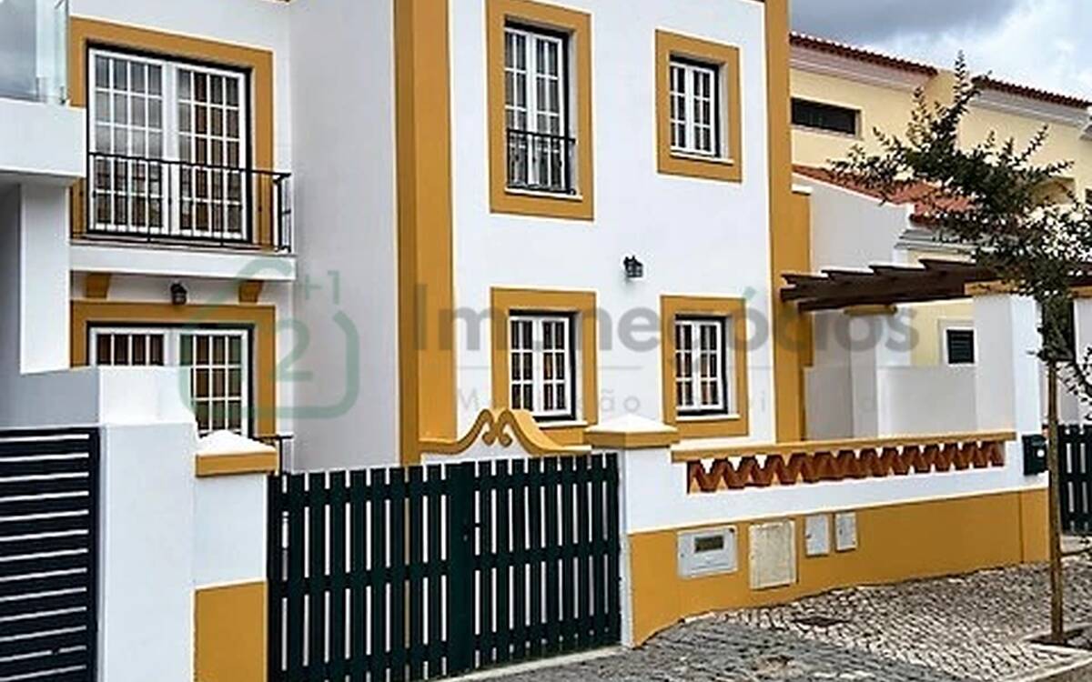 House 3 Bedrooms + 2 in Noble Zone of the City