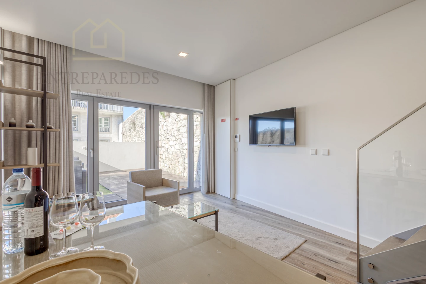 TOWNHOUSE DUPLEX HOUSE T2 WITH GARDEN, FURNISHED AND EQUIPPED, NEXT TO JARDIM DO MORRO, FOR SALE IN VILA NOVA DE GAIA P