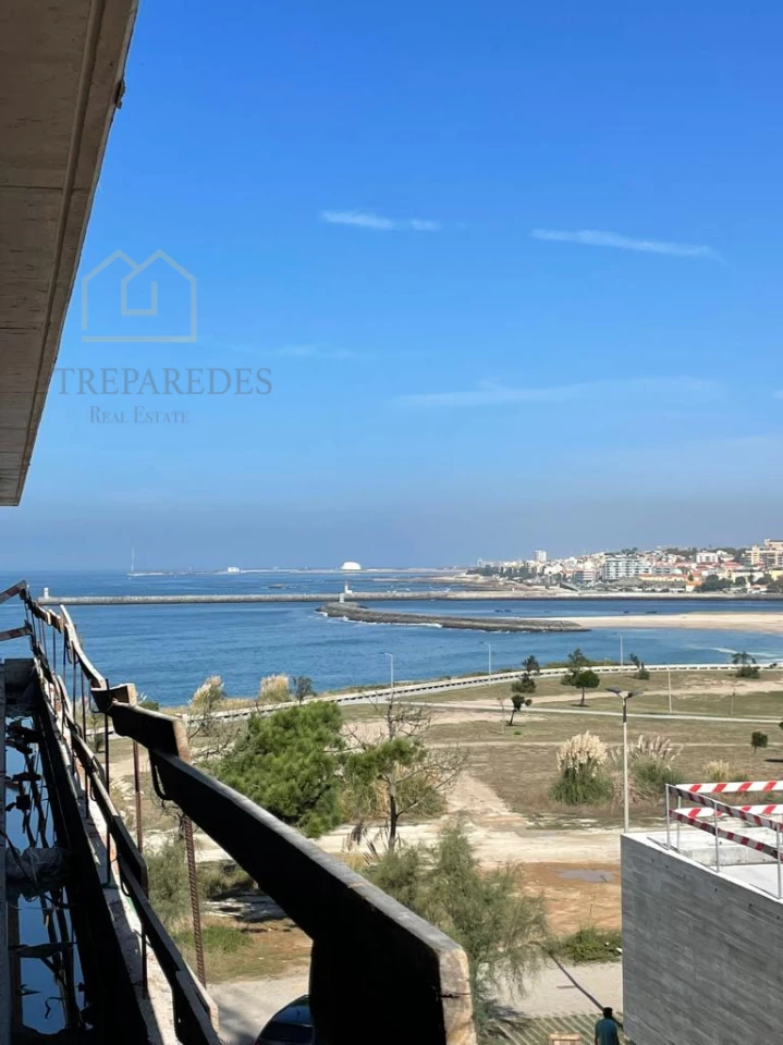 APARTAMENTO T2 PARA COMPRAR, JUNTO AO MAR E O RIO COM EXCELENTES ACABAMENTOS EM VILA NOVA DE GAIA M