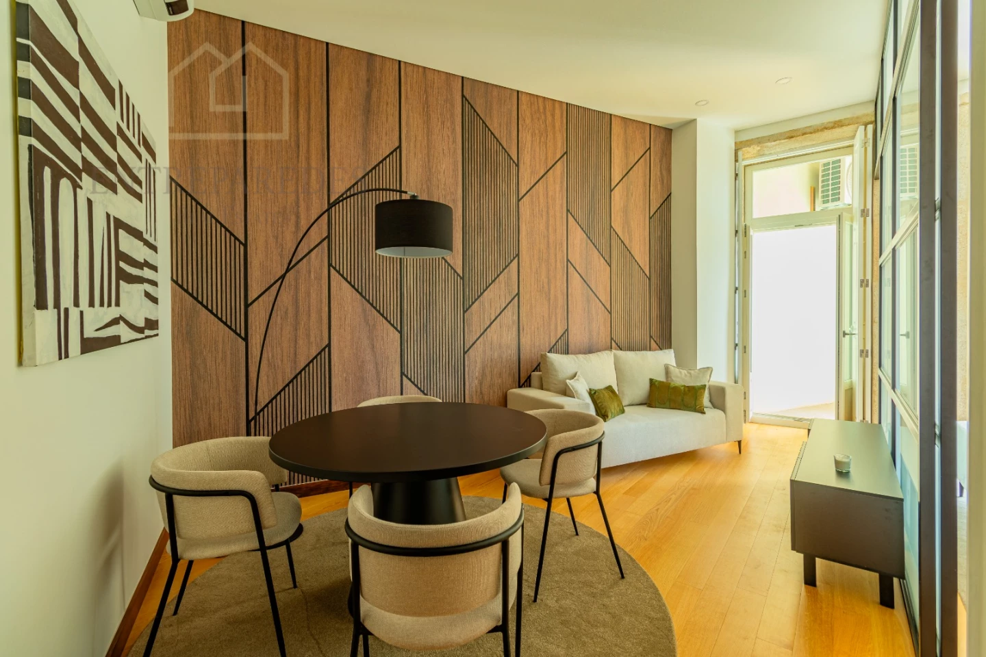 APARTAMENTO T1 PRONTO A TRABALHAR, COM REGISTO AL, MOBILADO E EQUIPADO, PARA COMPRAR JUNTO A AVENIDA DOS ALIADOS - PORTO