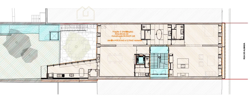 ESPLÊNDIDO APARTAMENTO DE 235 M2 COM JARDIM PARA COMPRAR NA RUA DO ALMADA, BAIXA DO PORTO