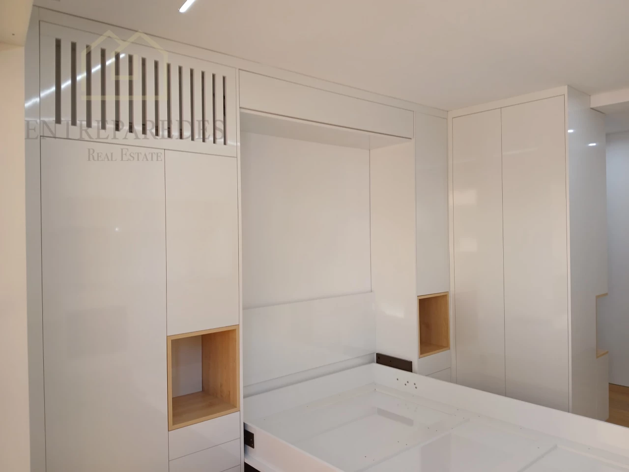 STUDIOS CITY ON - STUDIO T0 COM VARANDIM PARA COMPRAR NO CENTRO DO PORTO