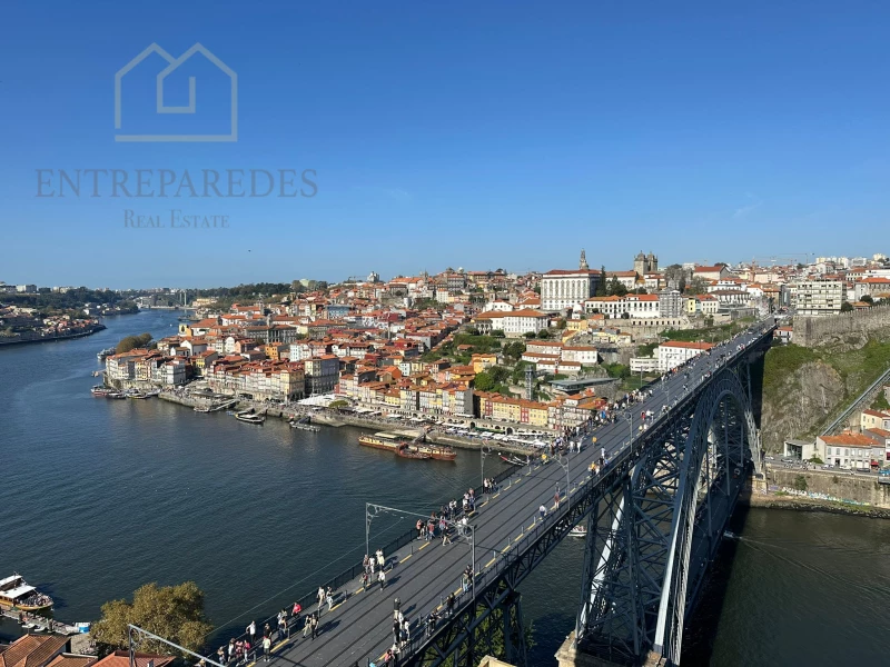 PARA ARRENDAR APARTAMENTO T4 MOBILADO COM VISTAS DO RIO DOURO NA AVENIDA DA REPÚBLICA - JARDIM DO MORRO