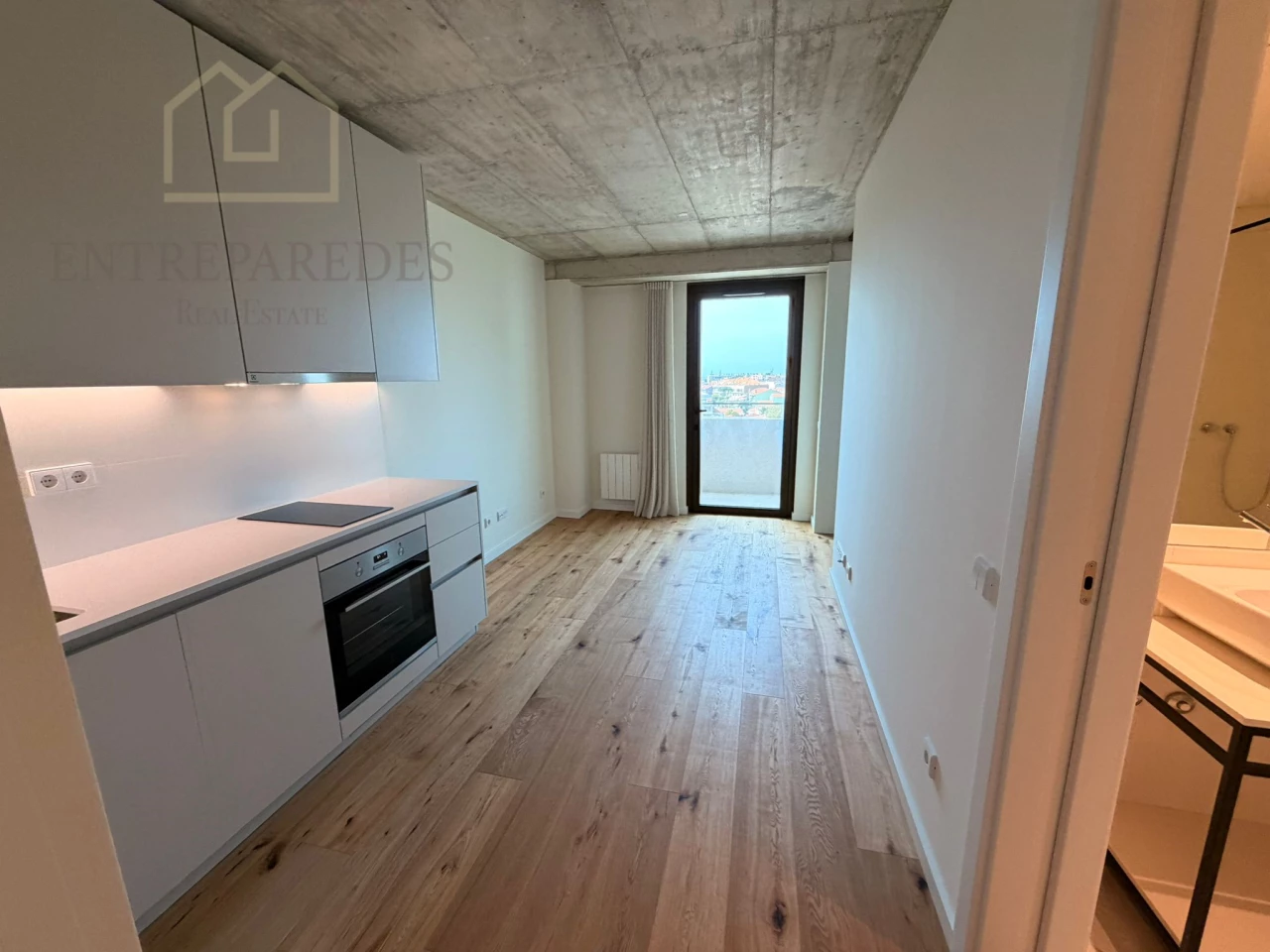 APARTAMENTO T1 SMART COM VARANDA, ARRUMO E VISTA MAR PARA COMPRAR EM LEÇA DA PALMEIRA - PORTO