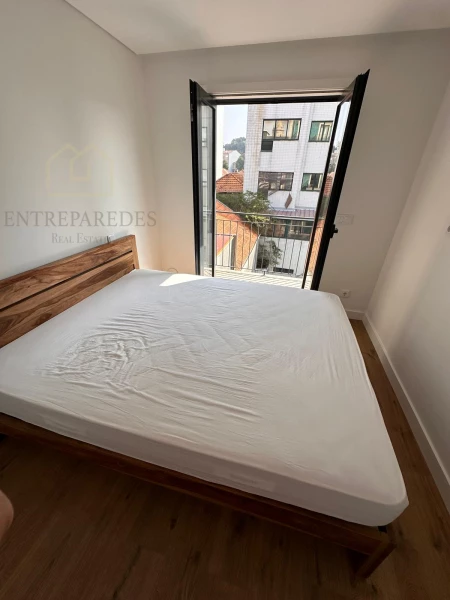 FURNISHED 1 BEDROOM FLAT IN RUA DE CAMÕES WITH PARKING SPACE IN GOOD CONDITION FOR RENT IN PORTO