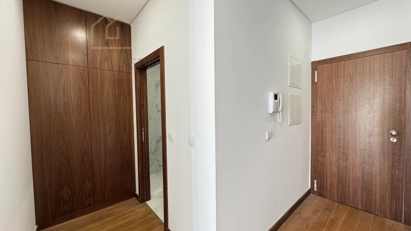 APARTAMENTO T1 NOVO, PARA COMPRAR JUNTO A AVENIDA DOS ALIADOS - PORTO. D