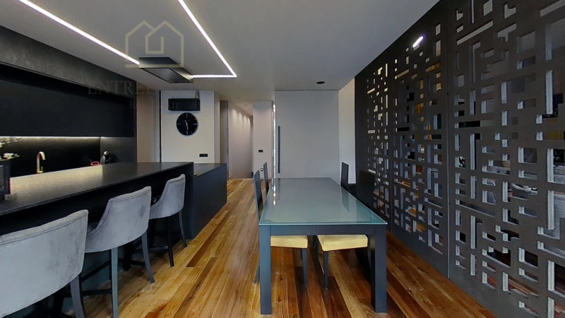 CHALET DE 6 DORMITORIOS CON PISCINA INFINITA, SITUADO EN EL MUNICIPIO DE AVINTES, EN VENTA EN VILA NOVA DE GAIA.