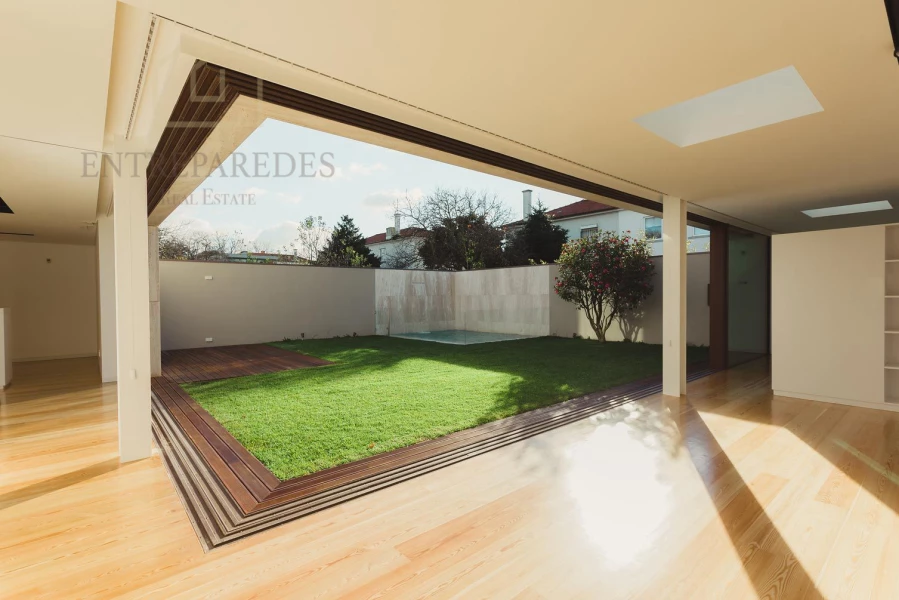 TERRAIN ET PROJET APPROUVÉ POUR VILLA DE LUXE DE 4 CHAMBRES À ACHETER PRÈS DU MUSÉE SERRALVES - PORTO