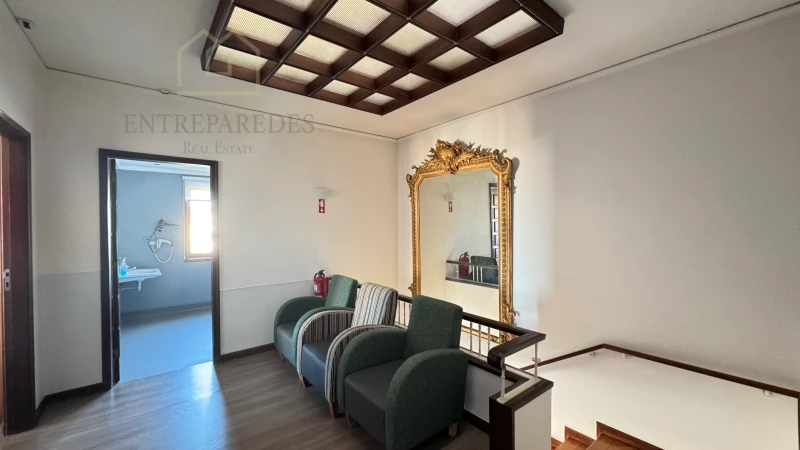 HOUSE WITH SEVERAL BEDROOMS AND LIVING ROOMS, LICENSED FOR SERVICE TO BUY, BOAVISTA, PORTO