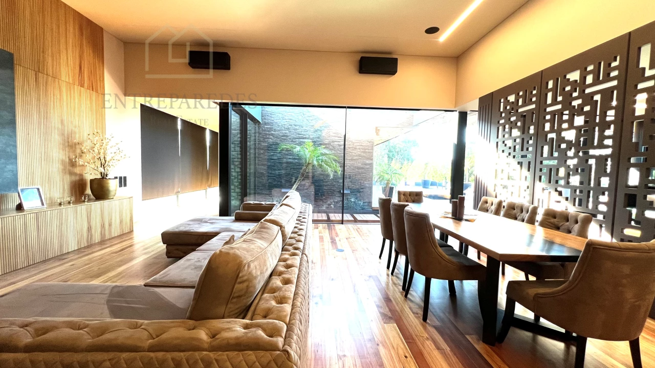 VILLA DE 6 CHAMBRES AVEC PISCINE À DÉBORDEMENT, SITUÉE DANS LA MUNICIPALITÉ D'AVINTES, À VENDRE À VILA NOVA DE GAIA.