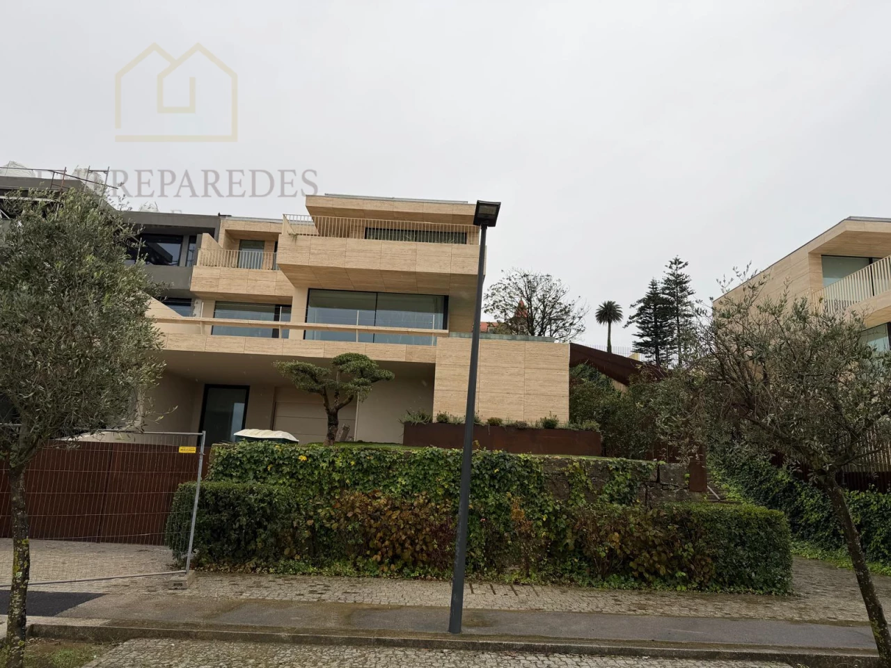 MAISON JUMELÉE DE LUXE DE 4 CHAMBRES À VENDRE À QUINTA MARQUES GOMES - VILA NOVA DE GAIA