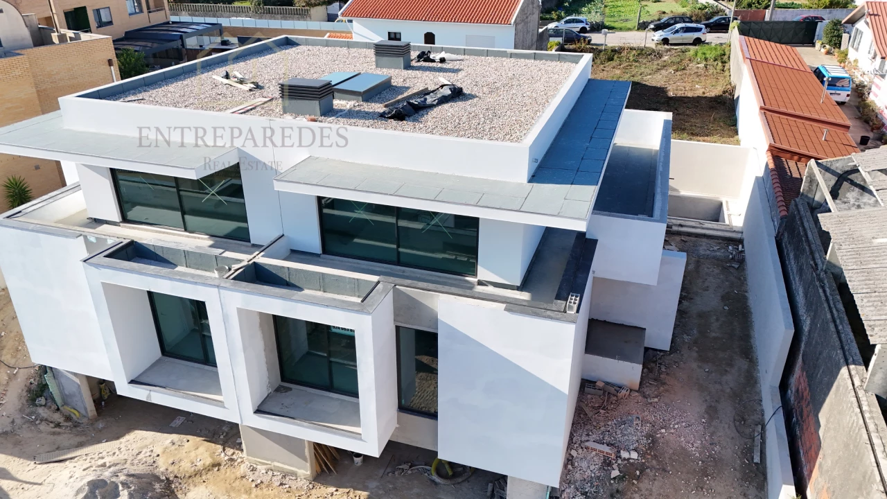 MAISON JUMELÉE DE LUXE À CANIDELO À 700M DE LA PLAGE À ACHETER À VILA NOVA DE GAIA - PORTO