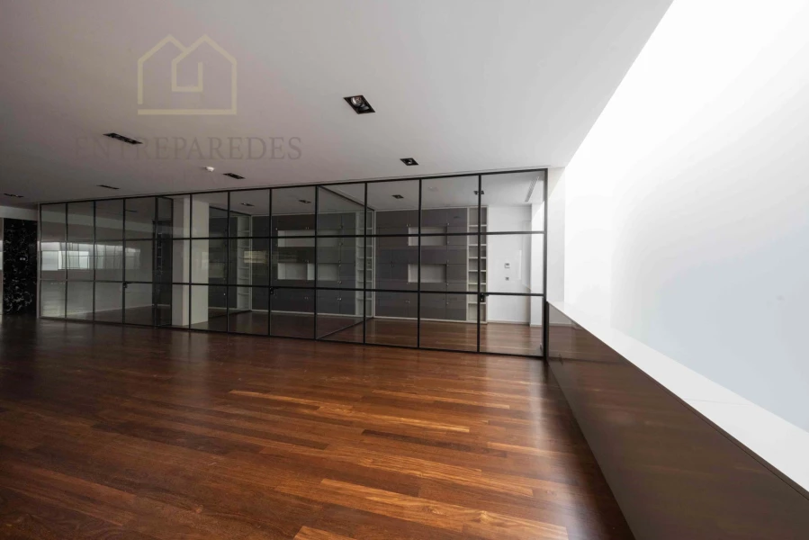 ALMACÉN Y OFICINAS EN ALQUILER EN MAIA - OPORTO