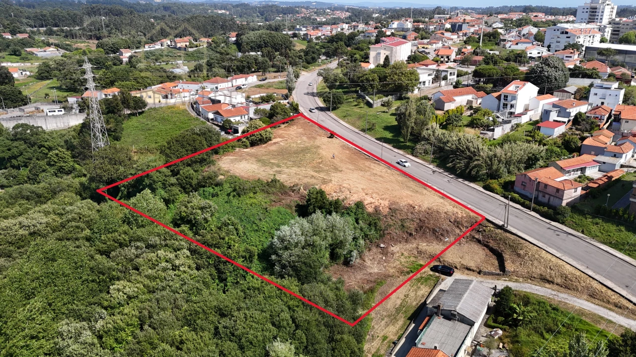 TO BUY LAND IN ESPINHO WITH PIP APPROVED FOR COMMERCIAL ZONE. PORTO