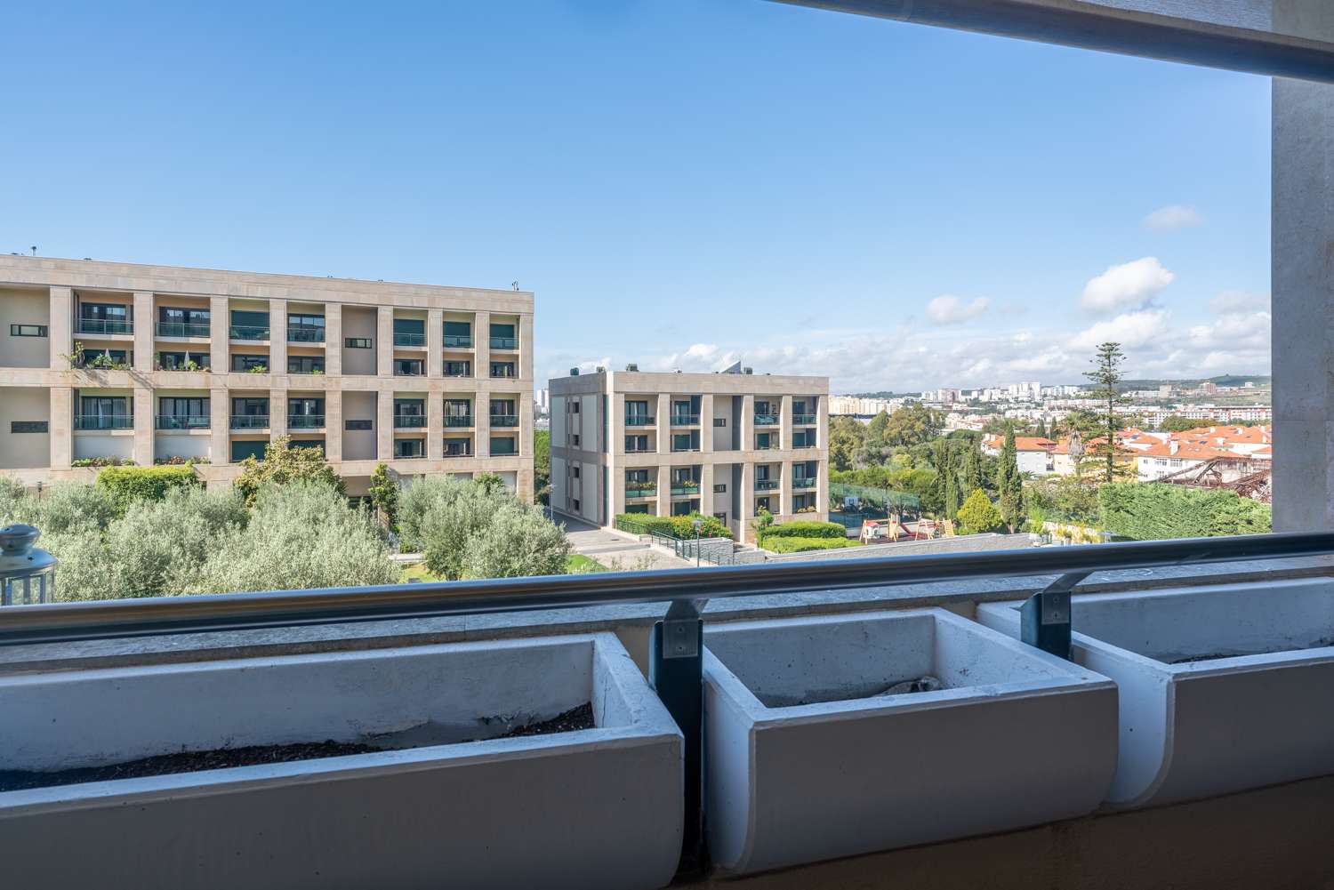 3-bedroom apartment in the Villa Restelo for lease
