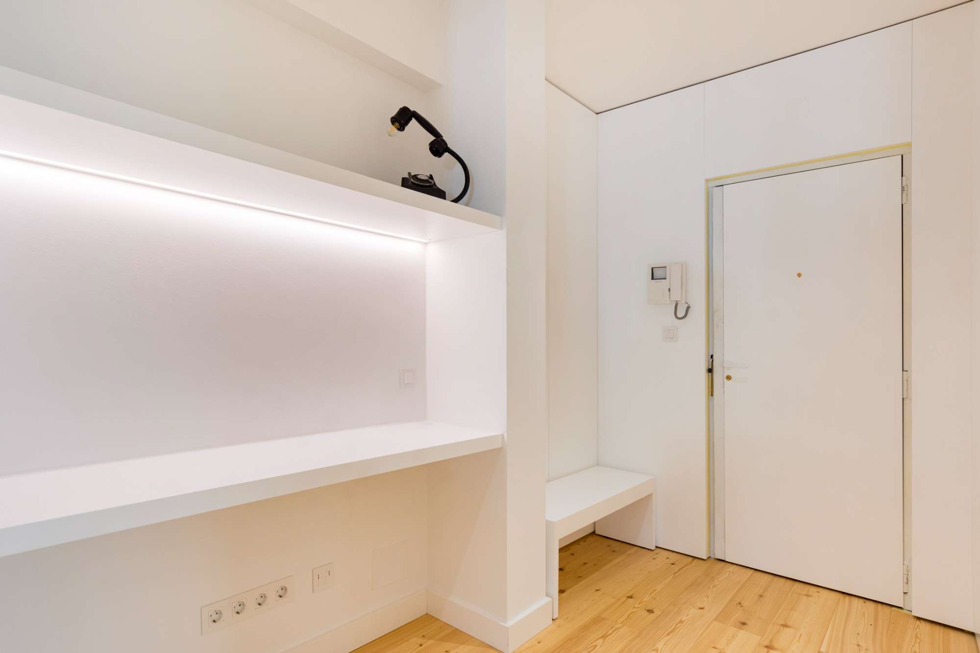 Apartamento de 3 dormitorios en condominio con piscina y parking en Estoril