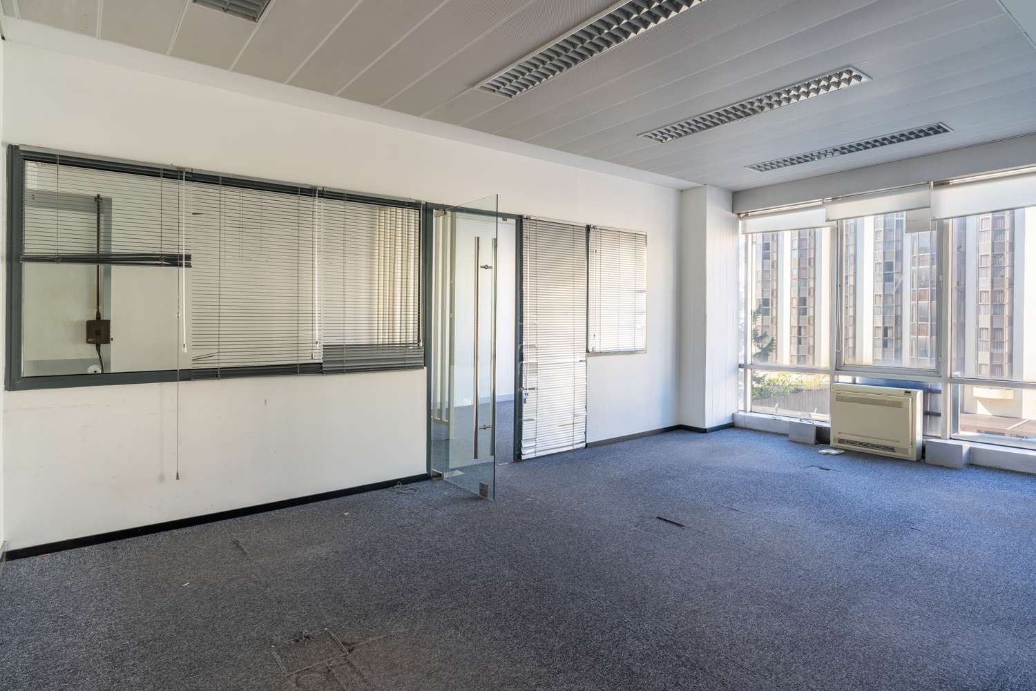 Set of two offices for sale in Lisbon