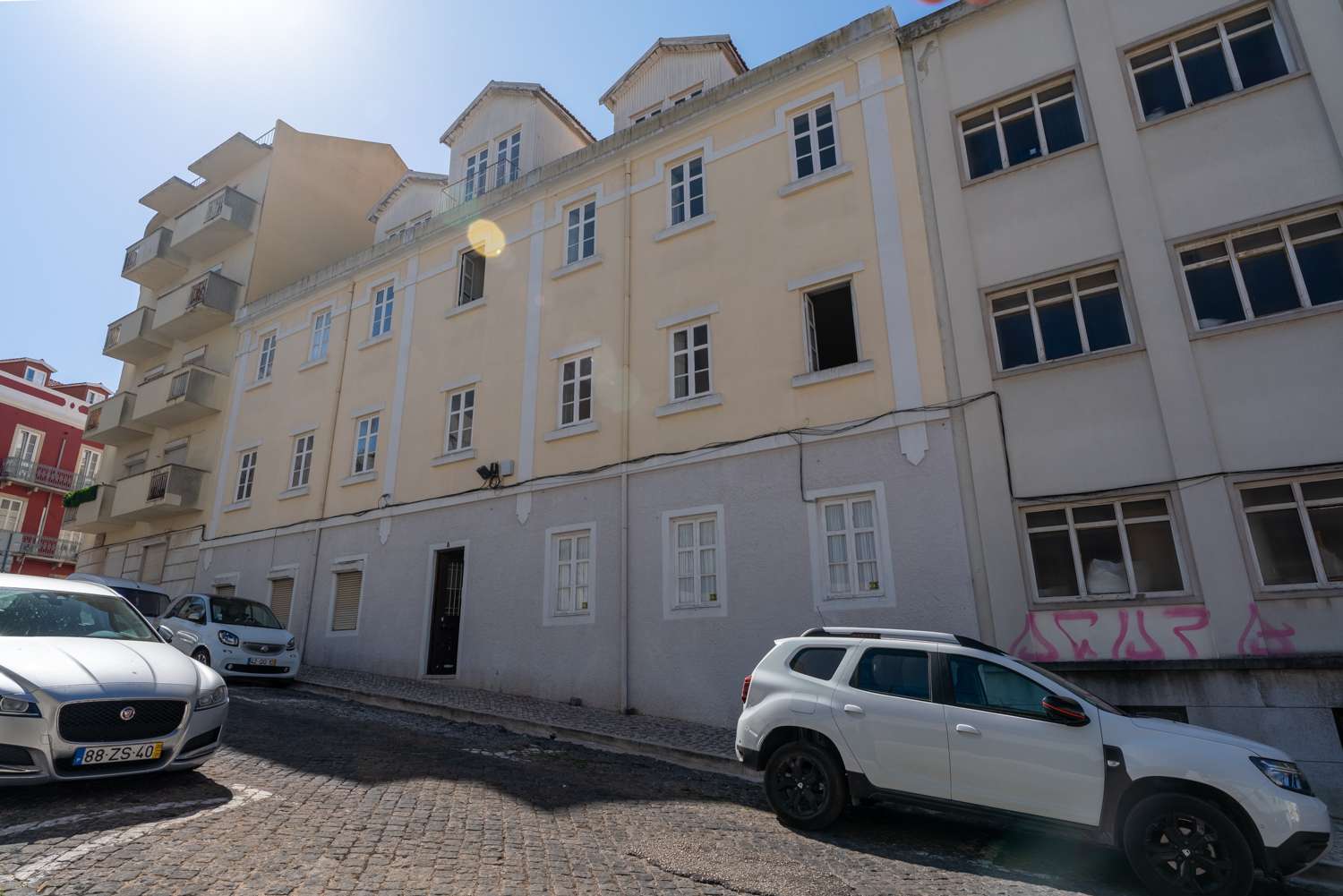 Renovated 2+1 bedroom flat in Estrela