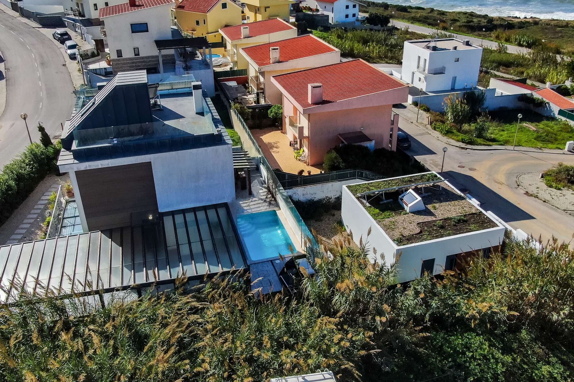 2-bedroom completely renovated villa with garden and sea views in Ribamar, Mafra