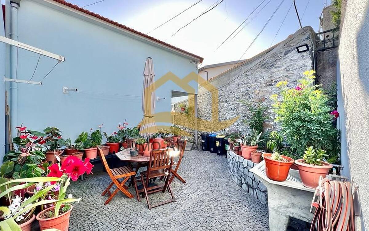 T1+1 house located in Funchal, completely renovated