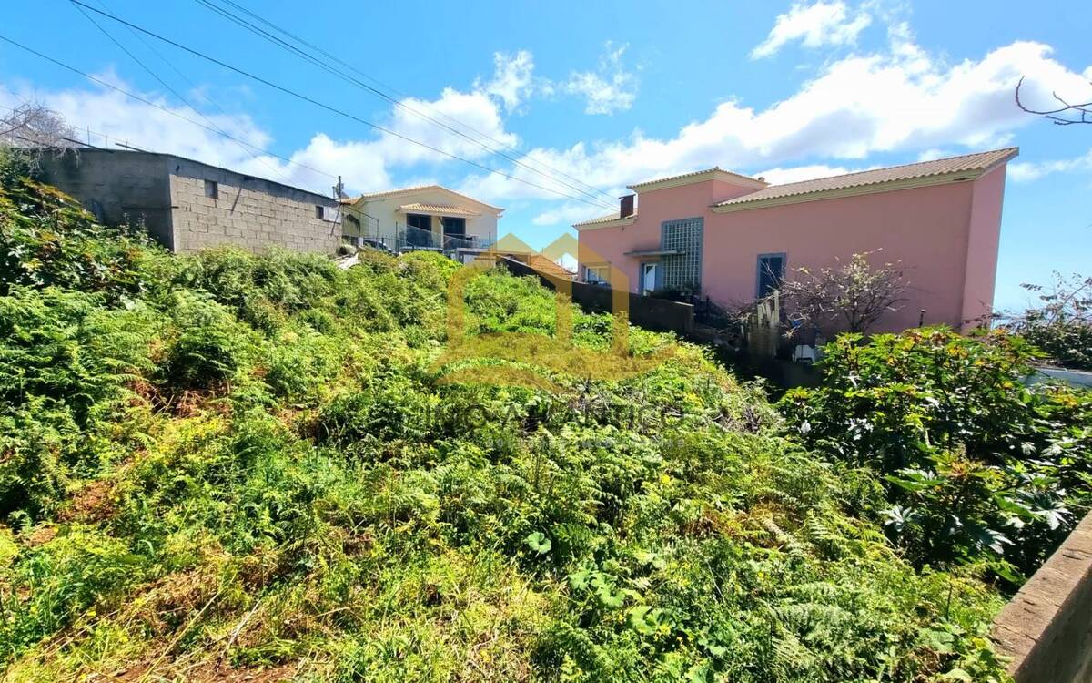 Terreno urbano para la construcción de viviendas
