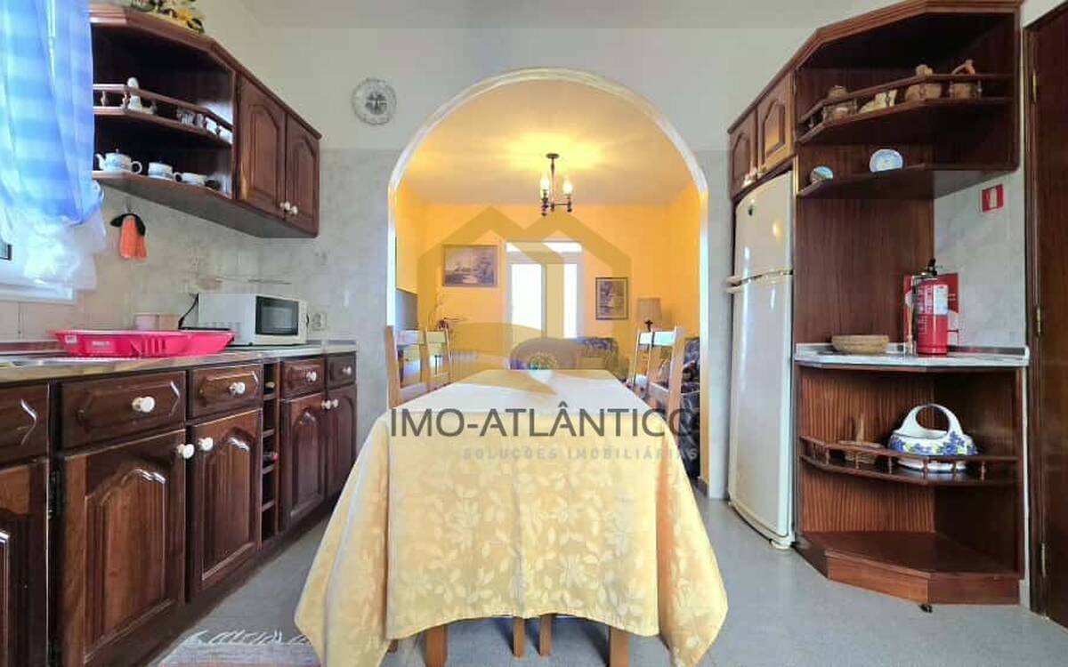 Moradia T8 localizada em Santa do Porto Moniz