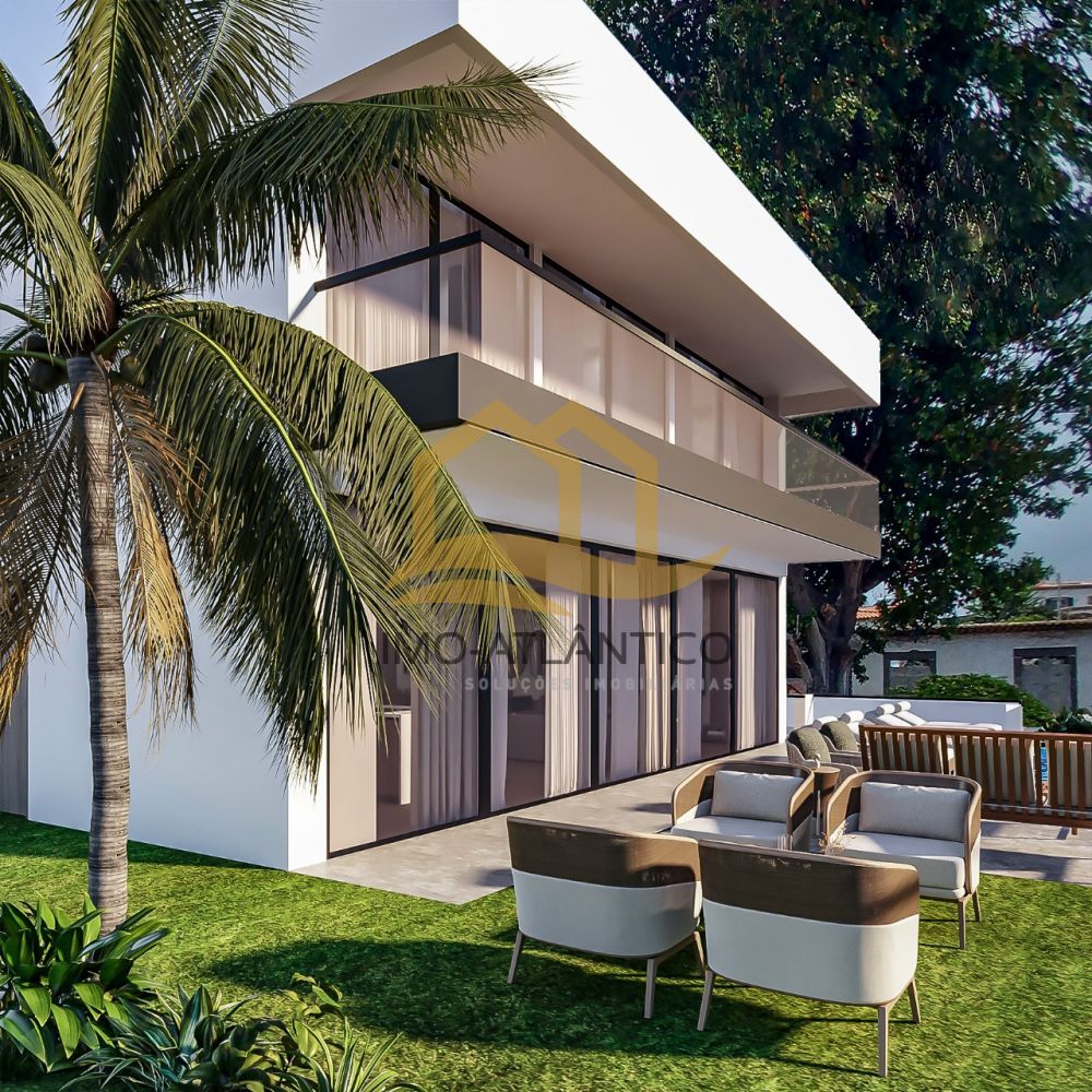 3-Bedroom House with Infinity Pool in Funchal - Madeira