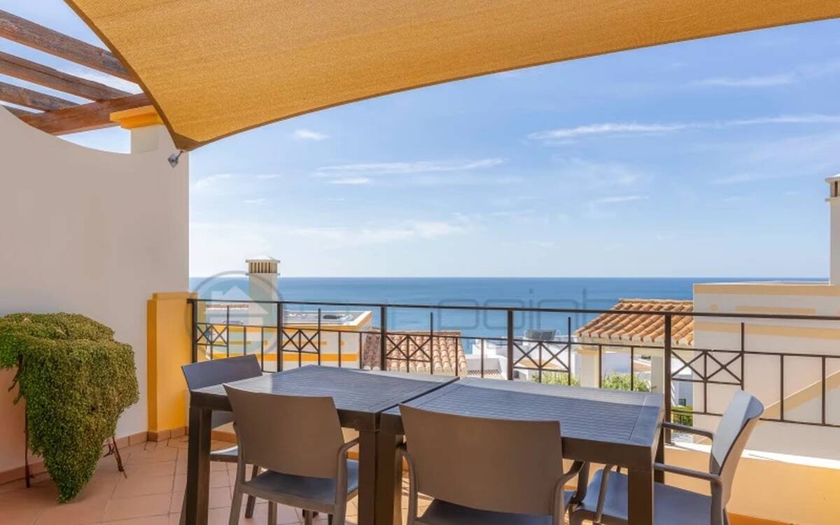 Modern 2 Bedroom Corner Townhouse with Sea Views - The View in Salema