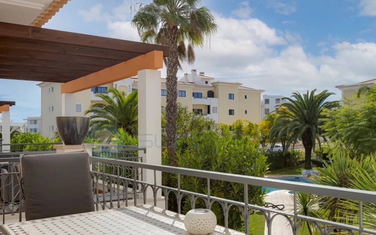 Modern appartement in Porto de Mós, gelegen op 3 minuten van het strand en 7 minuten van het centrum van Lagos