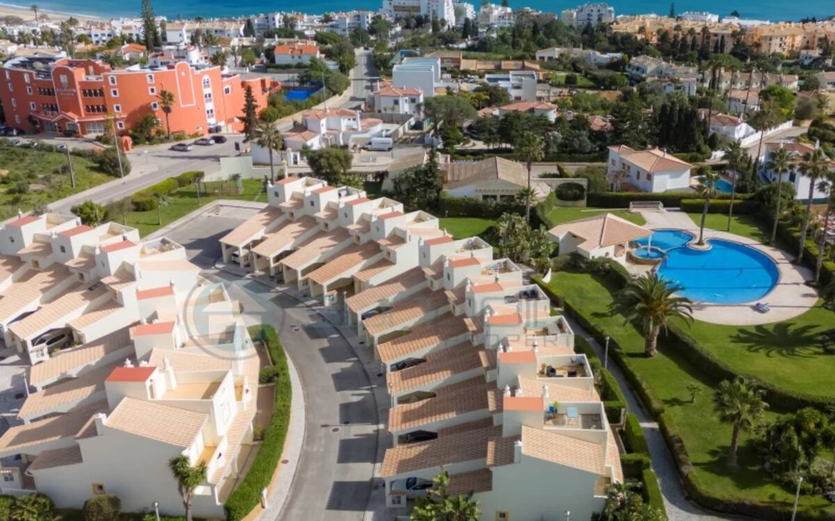 Dream Townhouse in Praia da Luz - Sea Views, Luxury & Comfort!