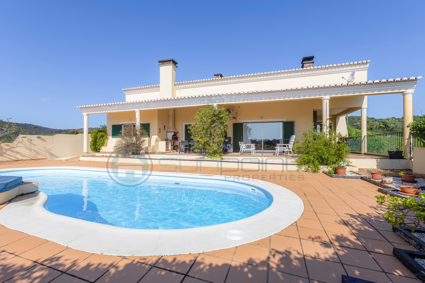 Casa de 4 dormitorios con piscina y finca en Lagos