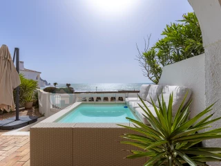 2-Zimmer-Wohnung direkt am Meer in Lagos