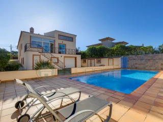 Elegant 3-Bedroom Detached House in Lagos with Sea Views