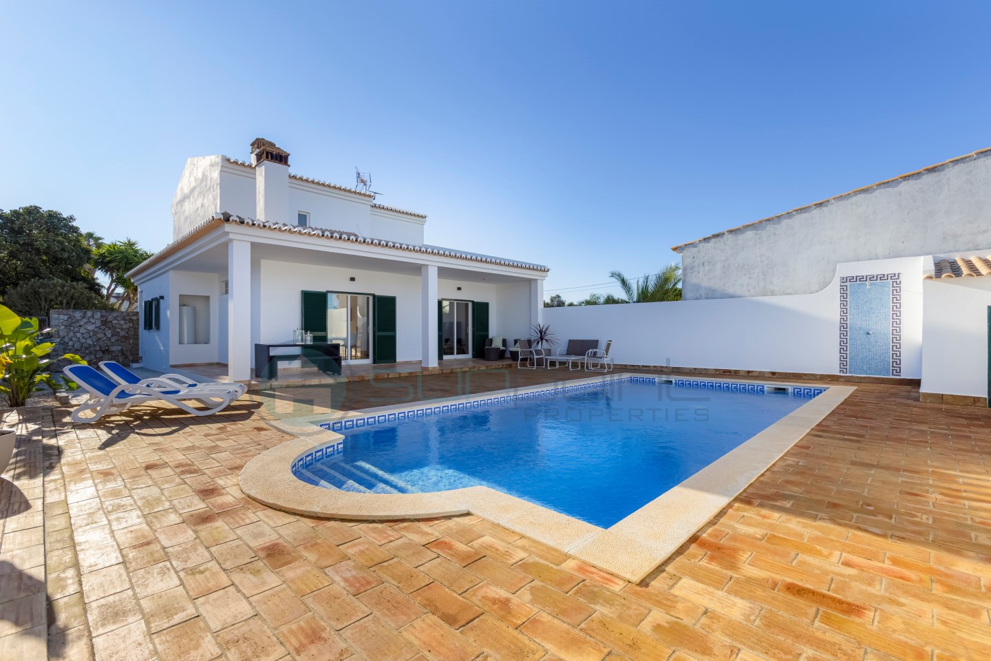 3-Bedroom House with Pool in Praia da Luz, Lagos