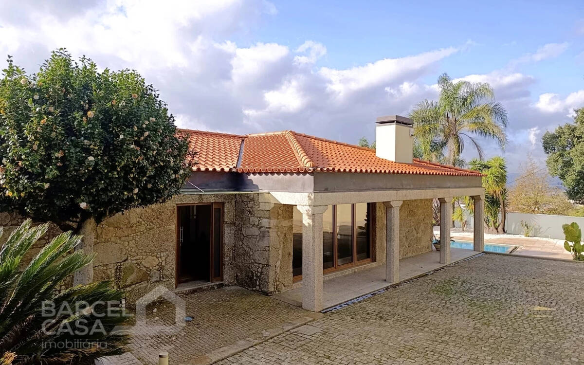 4 bedroom villa in stone, with swimming pool in Airó - Barcelos