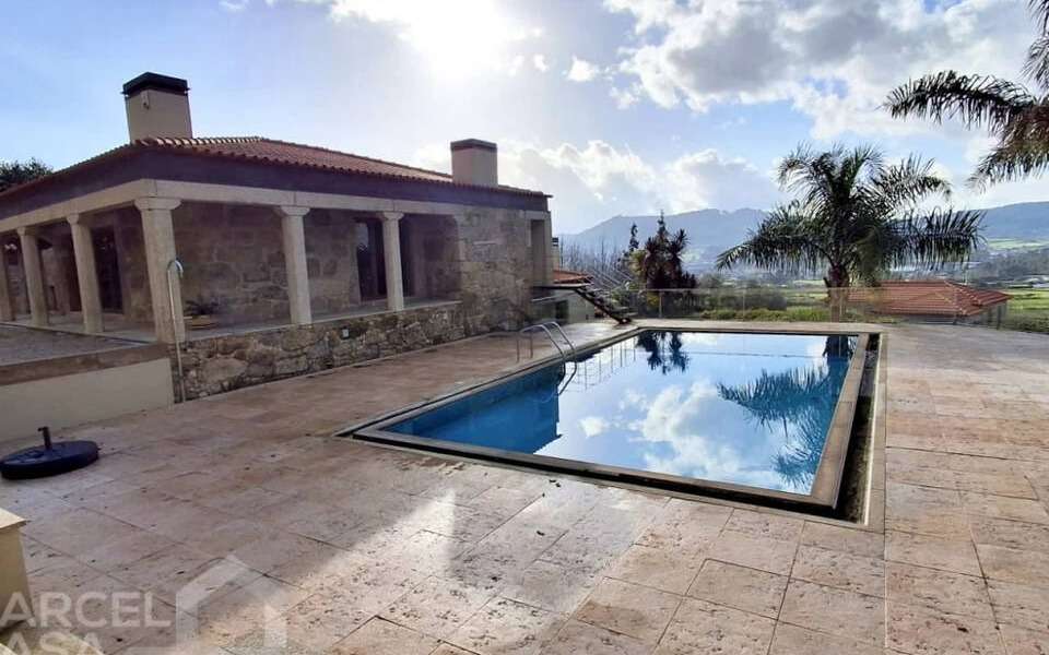 4 bedroom villa in stone, with swimming pool in Airó - Barcelos