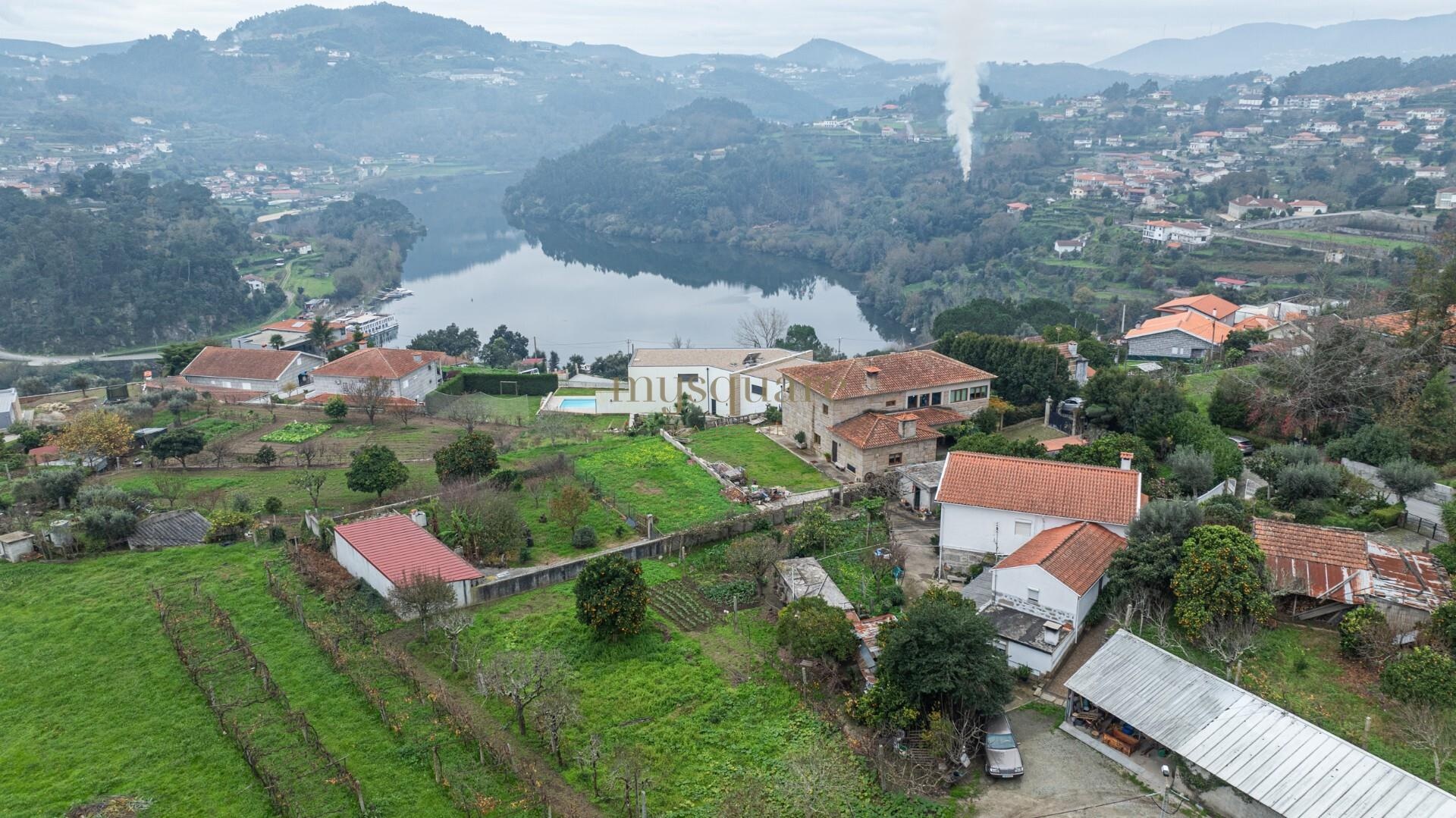 4 BEDROOM VILLA OVERLOOKING THE DOURO RIVER - VÁRZEA DO DOURO, MARCO DE CANAVESES