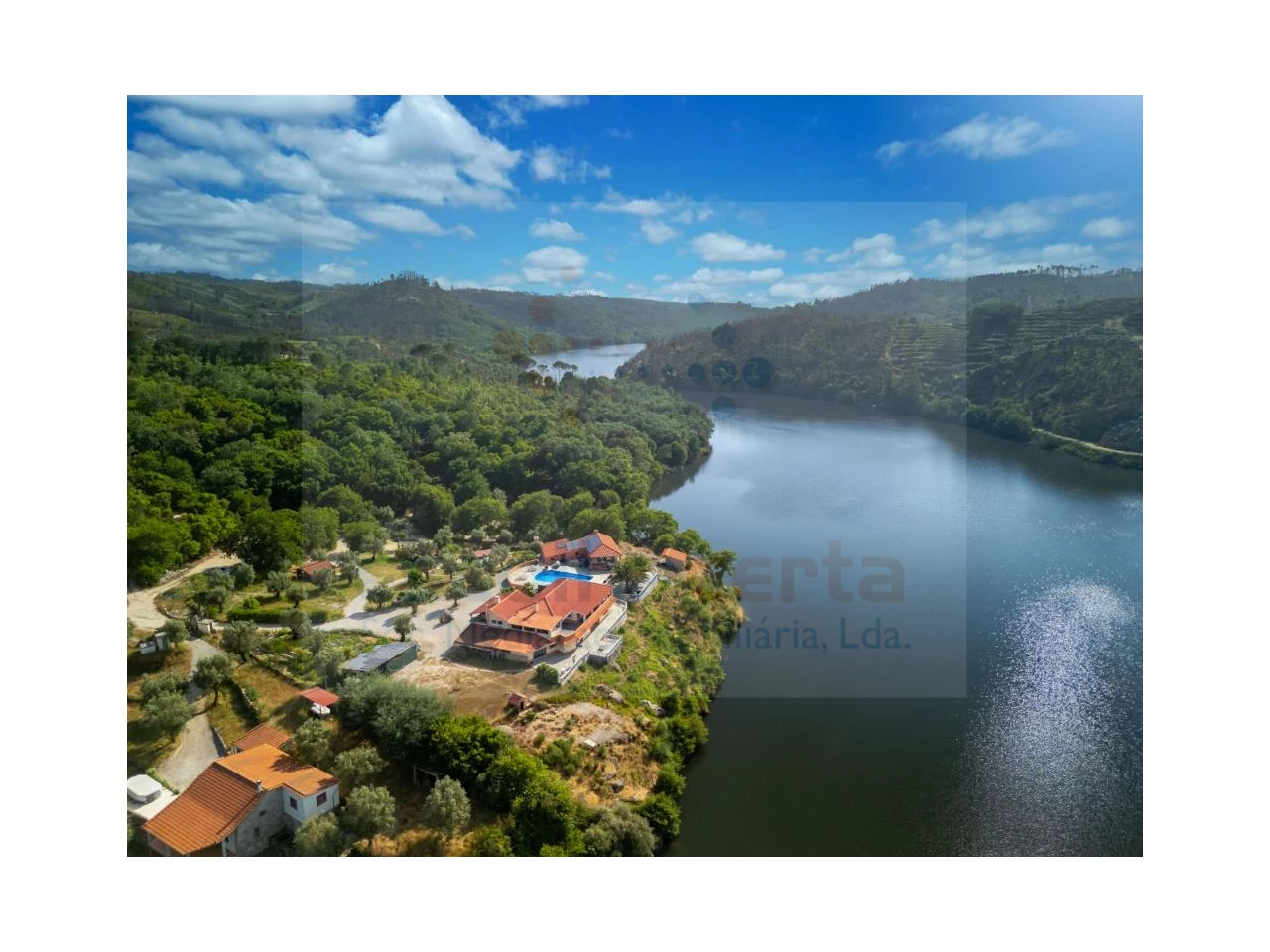 Landgut mit 10 Schlafzimmern am Fluss in Tábua — Unikat