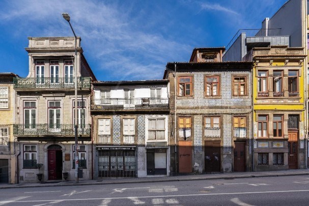 Prédios para Investimento no Porto junto ao Palácio de Cristal