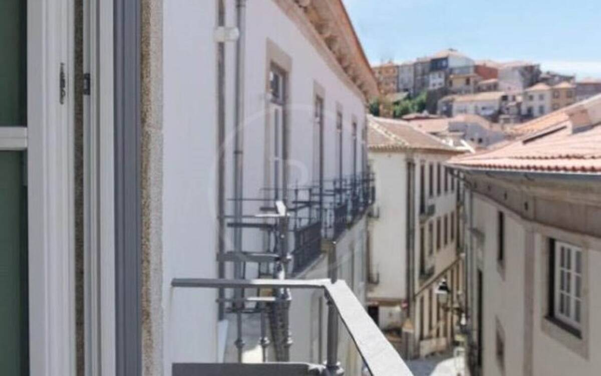 T1 Charmant, in hundertjährigem Gebäude, in Plena Rua Das Flores