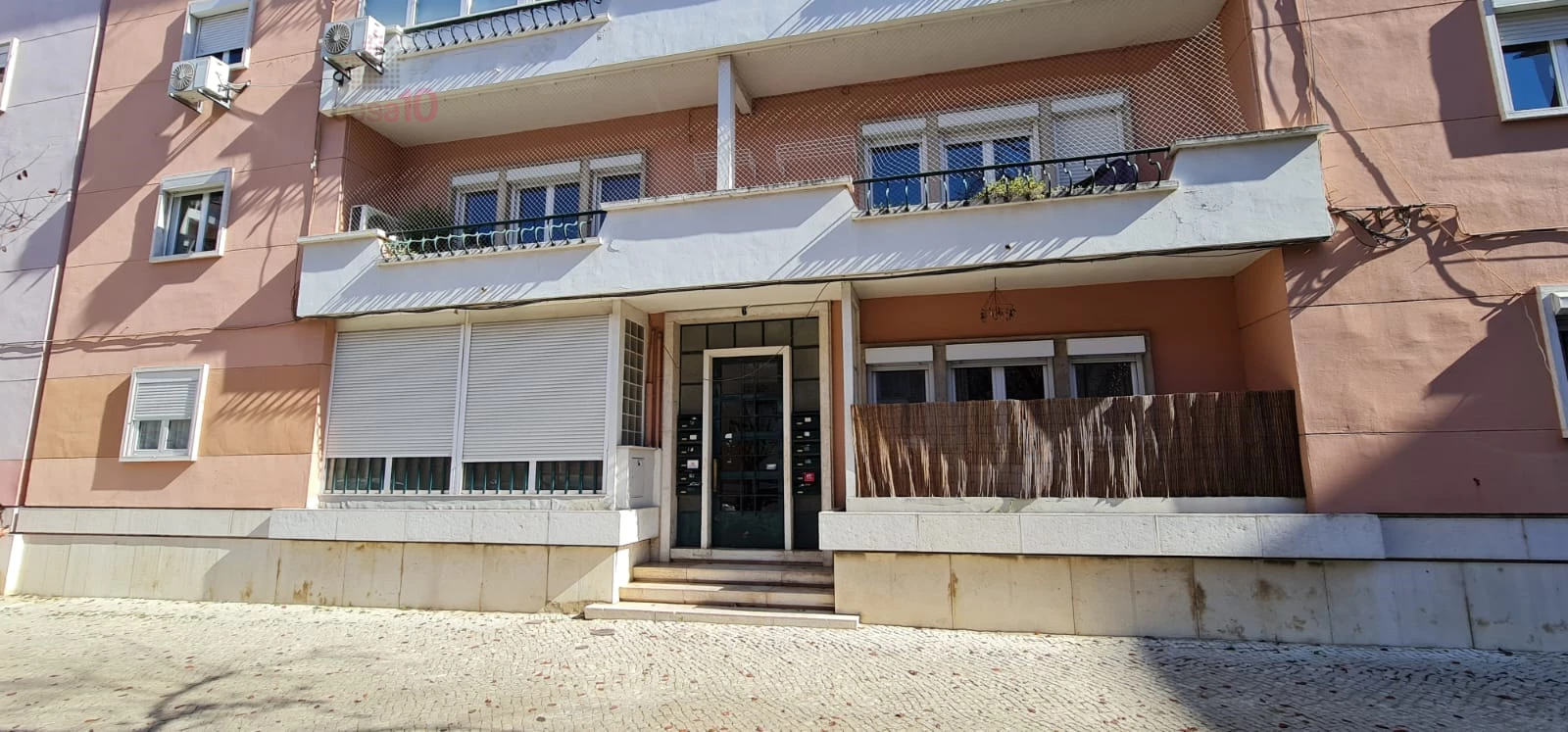 Refurbished 2-bedroom apartment in Areeiro – Lisbon