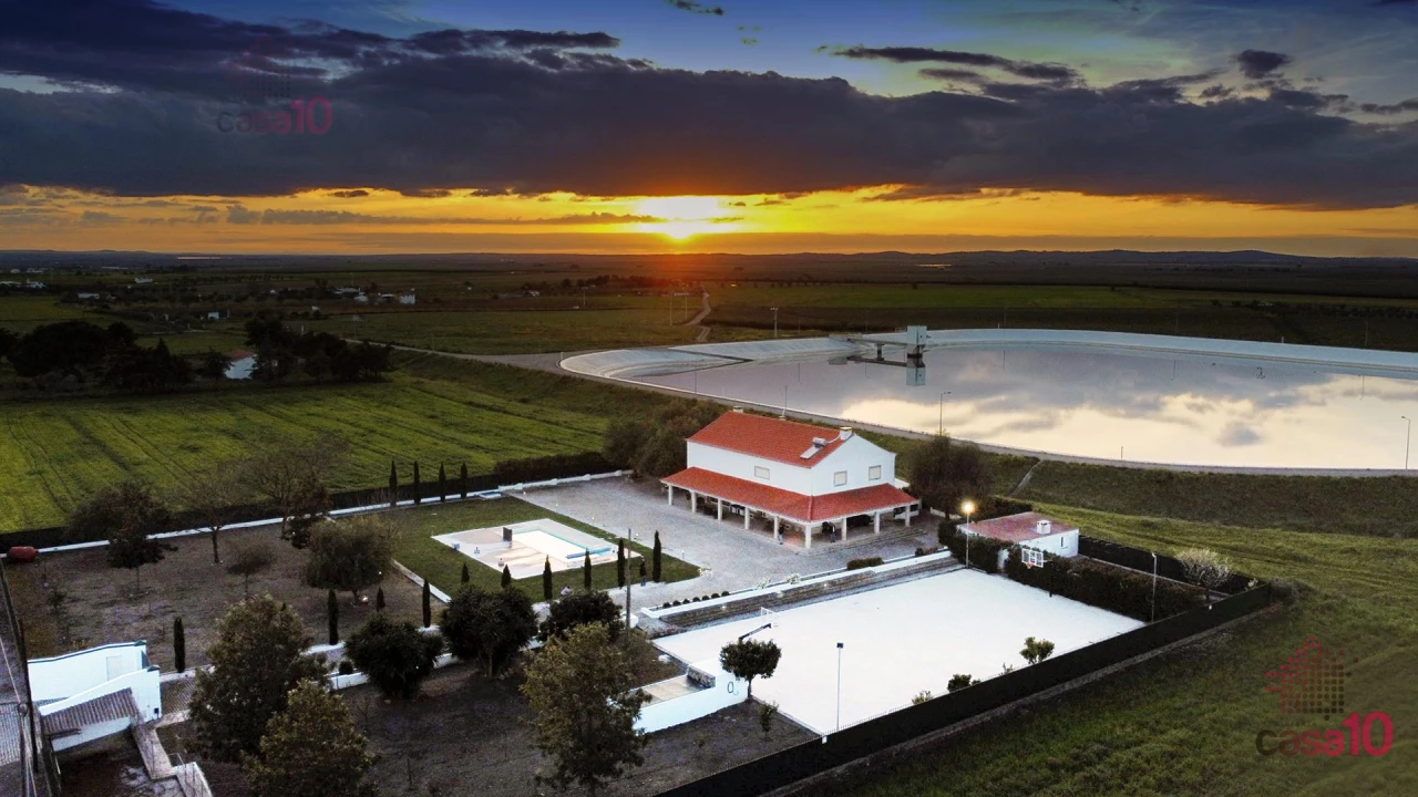 5 BEDROOM VILLA WITH POOL FOR SALE IN FANTASTIC WALLED FARM IN BEJA