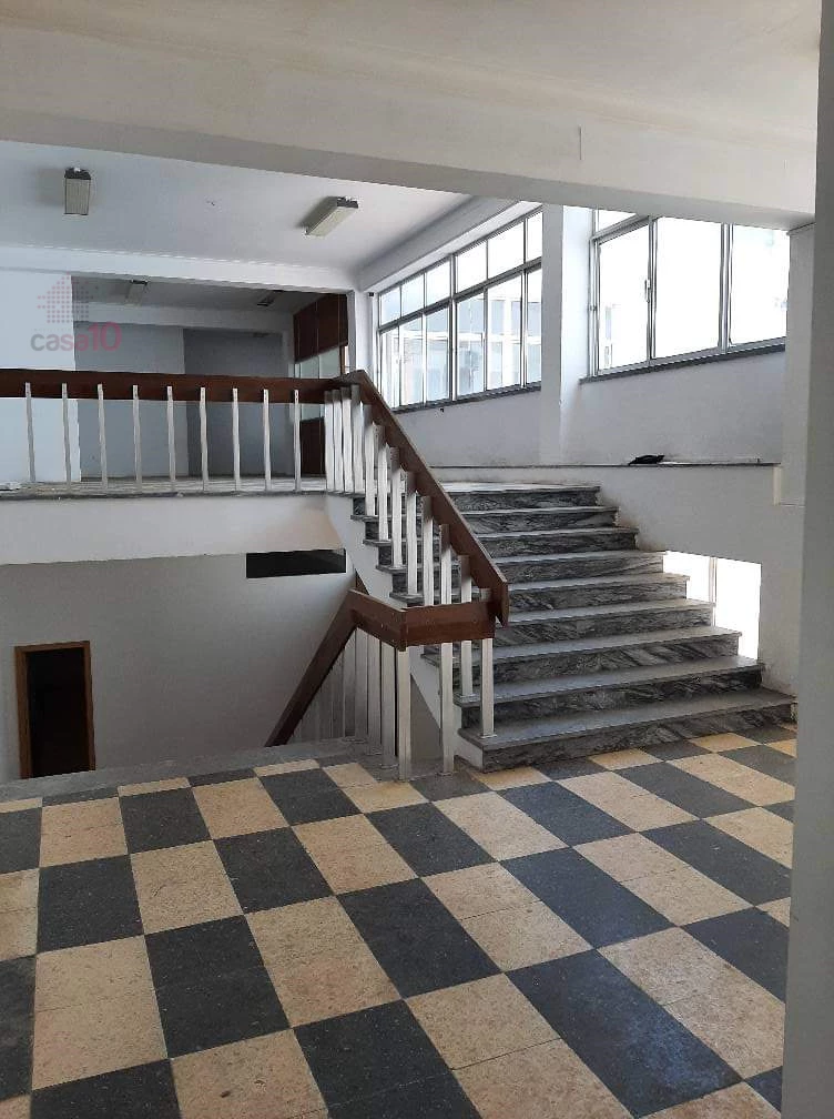 WAREHOUSE IN THE CENTRE OF BEJA, LOCATED IN AN URBAN BUILDING INTENDED FOR COMMERCE, OFFICE AND HOUSING.