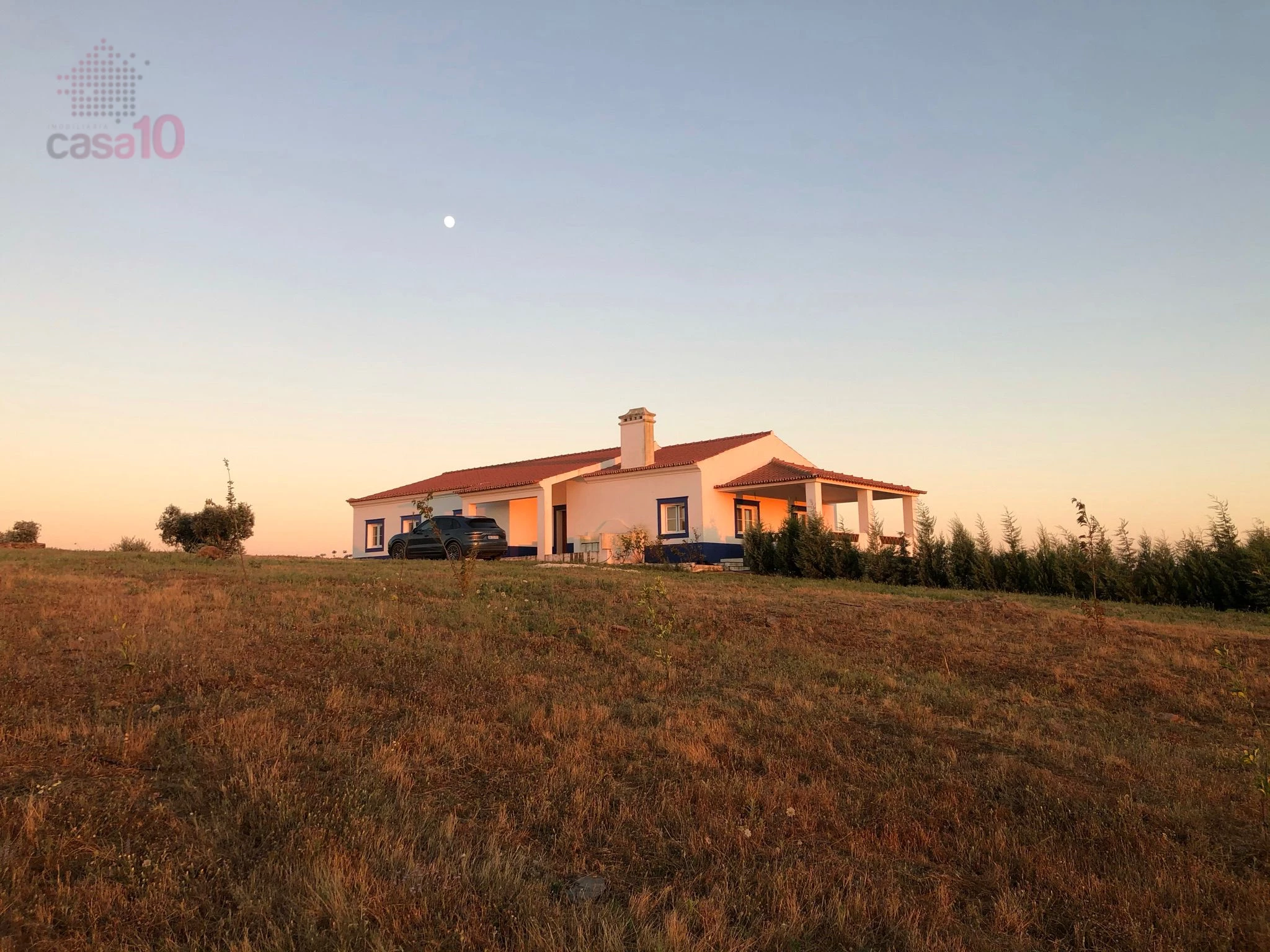 PROPERTY FOR SALE WITH PANORAMIC VIEW OVER ESTREMOZ.