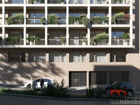 2-Bedroom Apartment for Sale in Bonfim, Porto