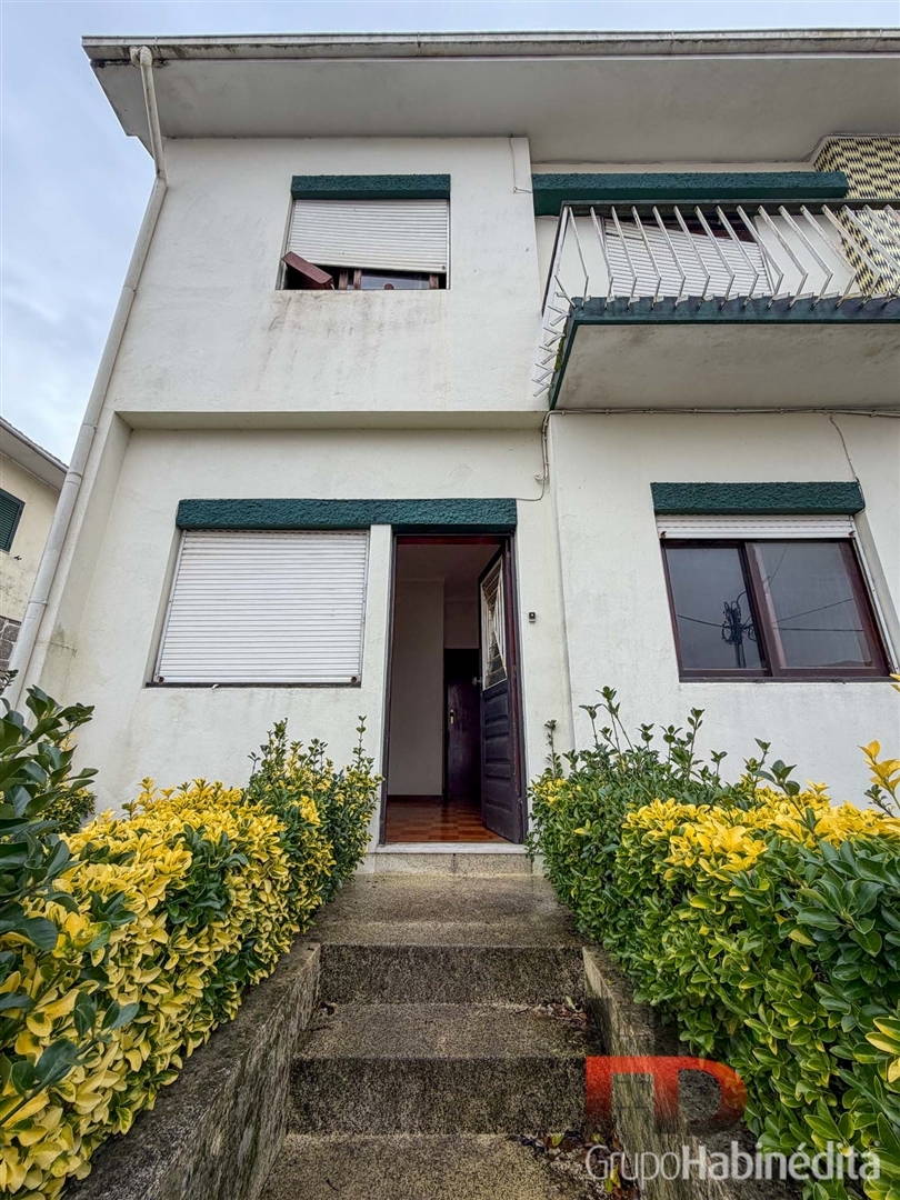 Doppelhaushälfte mit 4 Schlafzimmern in Porto-Gaia